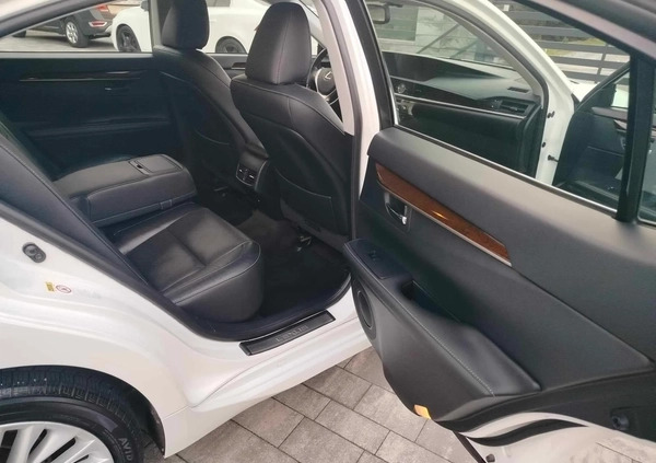 Lexus ES cena 74900 przebieg: 163000, rok produkcji 2013 z Brzesko małe 254